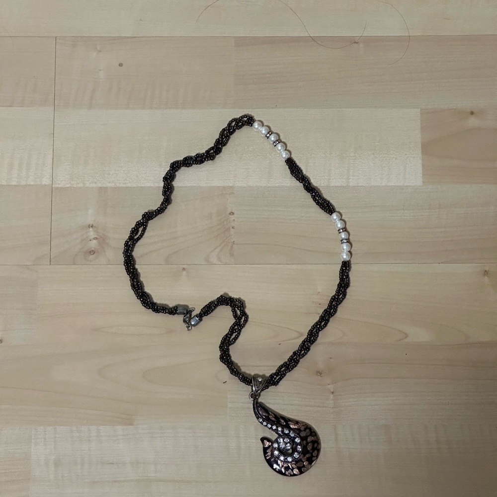 Elegant Black and Silver Pendant Necklace